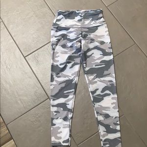 Onzie High Basic Midi Leggings in size S/M